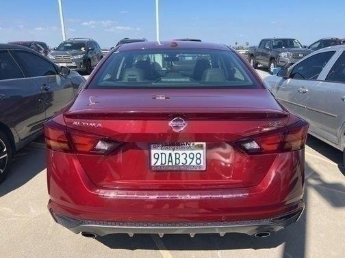 2022 Nissan Altima SR FWD