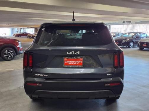 2023 Kia Sorento LX