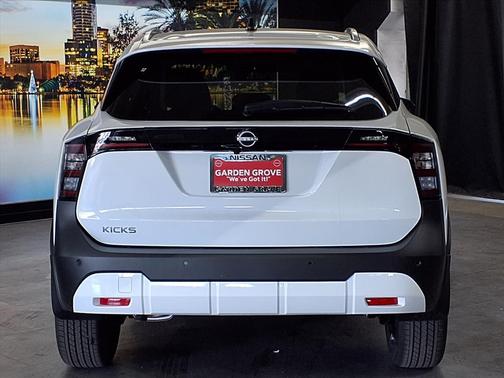 2026 Nissan Kicks SV