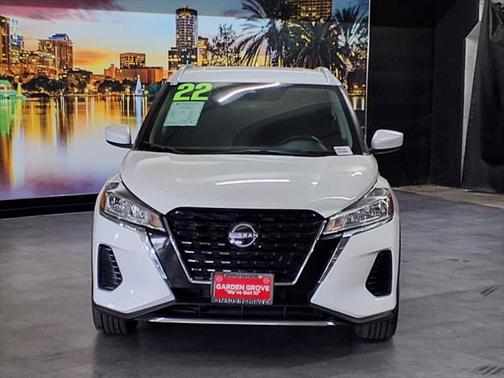 2022 Nissan Kicks SV
