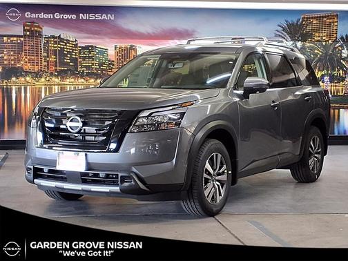 2025 Nissan Pathfinder SL FWD