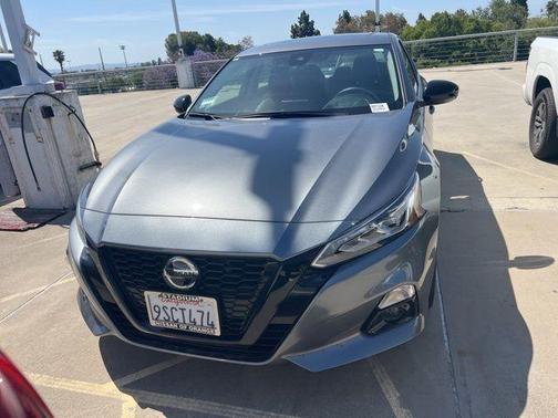 Gun Metallic 2022 Nissan Altima SR FWD