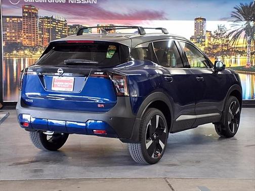 2025 Nissan Kicks SR