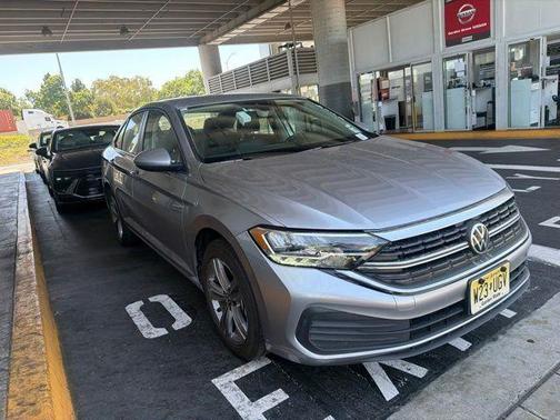 Pyrite Silver Metallic 2024 Volkswagen Jetta 1.5T SE