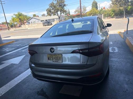 Pyrite Silver Metallic 2024 Volkswagen Jetta 1.5T SE