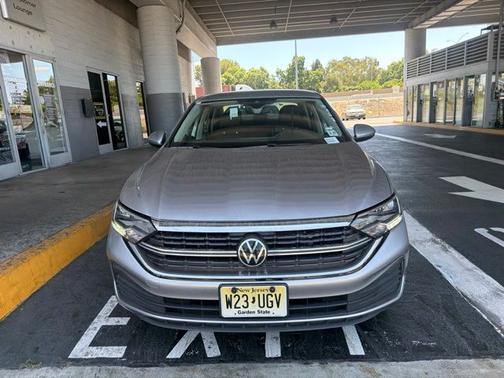 Pyrite Silver Metallic 2024 Volkswagen Jetta 1.5T SE