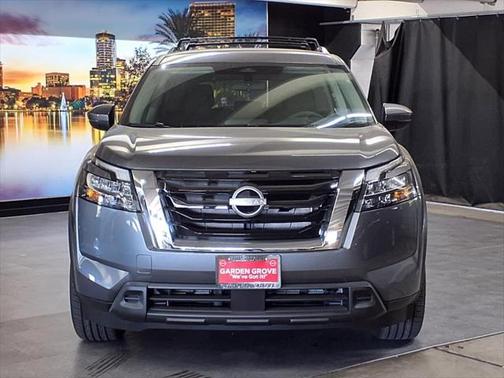 2025 Nissan Pathfinder SV FWD