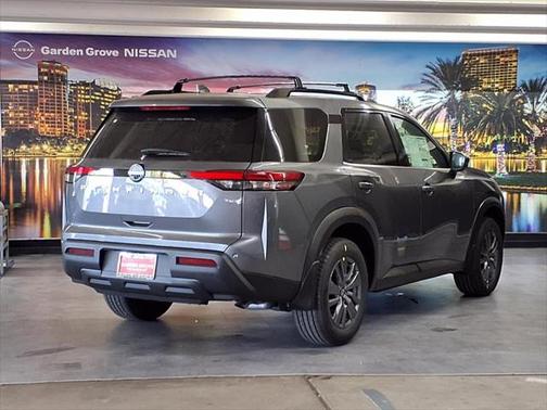 2025 Nissan Pathfinder SV FWD