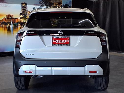 2026 Nissan Kicks SV