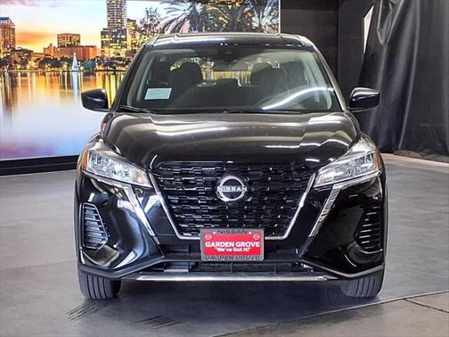 2025 Nissan Kicks S