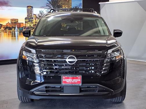 Super Black 2026 Nissan Pathfinder SV