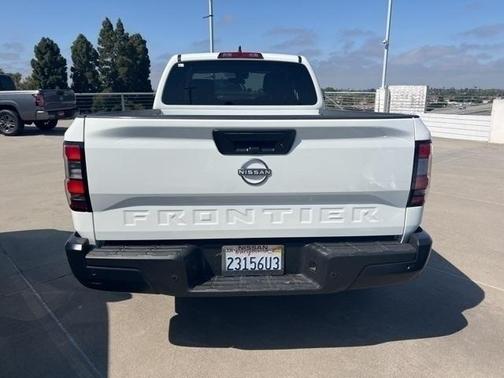 2023 Nissan Frontier S