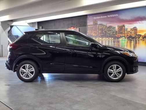 2025 Nissan Kicks S