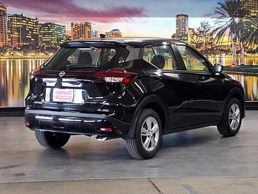 2025 Nissan Kicks S