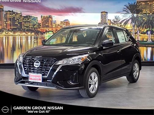 2025 Nissan Kicks S