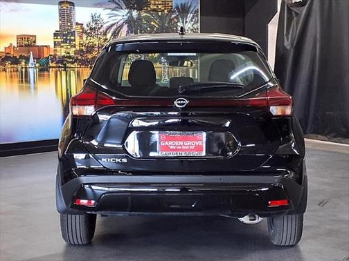 2025 Nissan Kicks S