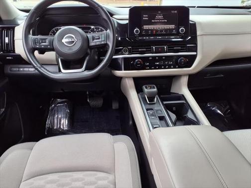 2022 Nissan Pathfinder SV 2WD