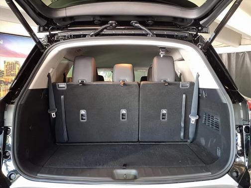 2025 Nissan Pathfinder SL FWD