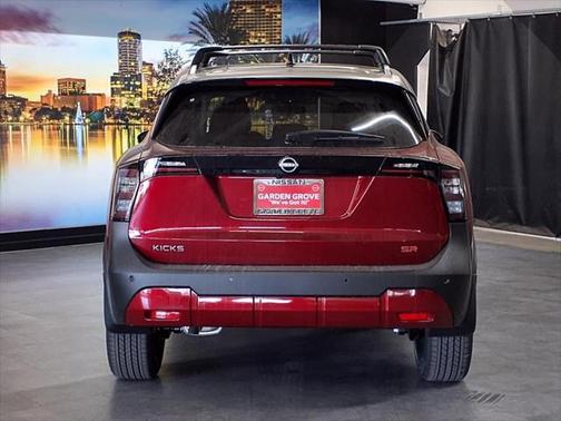 2025 Nissan Kicks SR