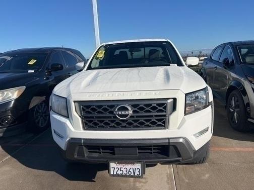 2023 Nissan Frontier SV