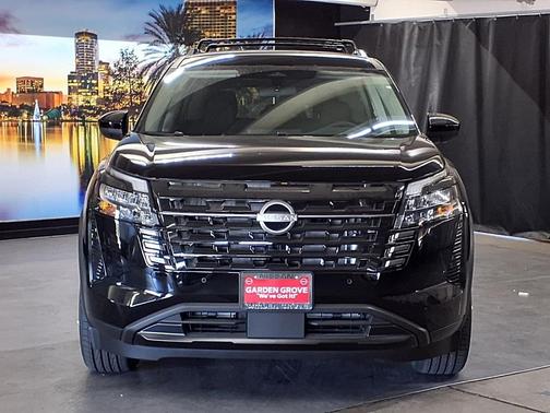 Super Black 2026 Nissan Pathfinder SV