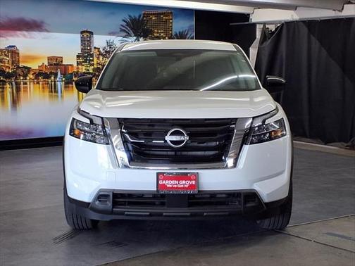 2025 Nissan Pathfinder S FWD