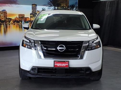 Glacier White 2025 Nissan Pathfinder SV FWD