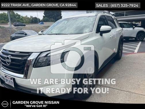 Glacier White 2025 Nissan Pathfinder SV FWD