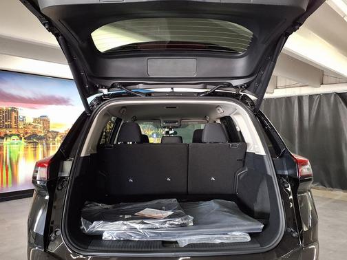 Super Black 2026 Nissan Rogue SV