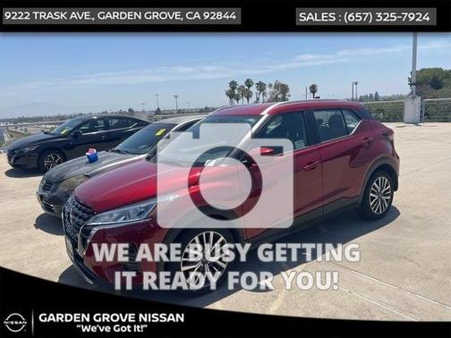 Scarlet Ember Tintcoat 2024 Nissan Kicks SV
