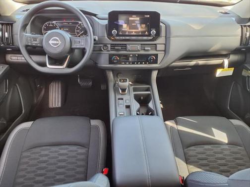 2025 Nissan Pathfinder S FWD