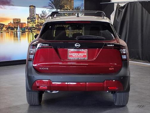 2025 Nissan Kicks SR