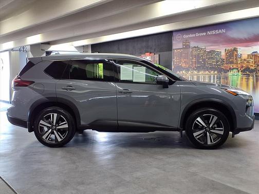 2024 Nissan Rogue SL