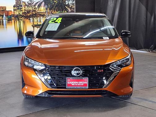 Monarch Orange Metallic/Super Black 2024 Nissan Sentra SR