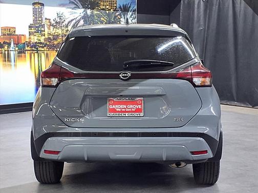 2023 Nissan Kicks SR