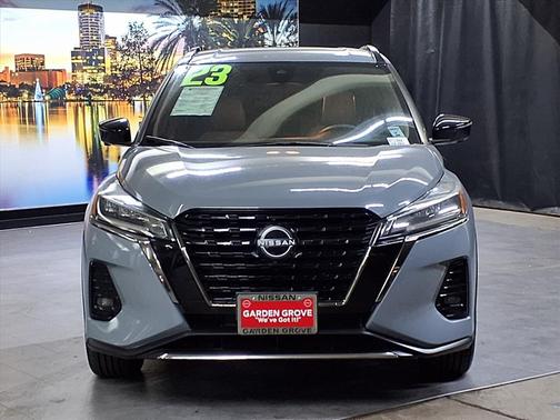 2023 Nissan Kicks SR