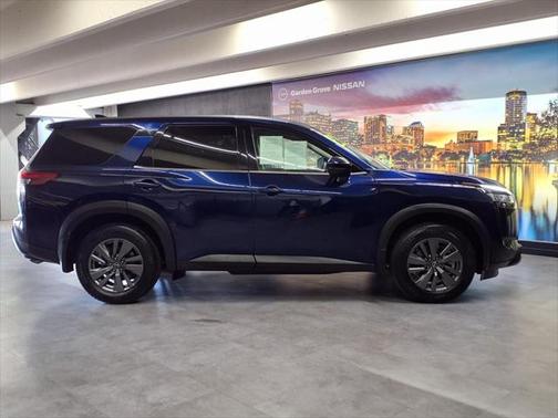 2022 Nissan Pathfinder S 2WD
