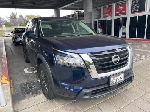 2022 Nissan Pathfinder S 2WD