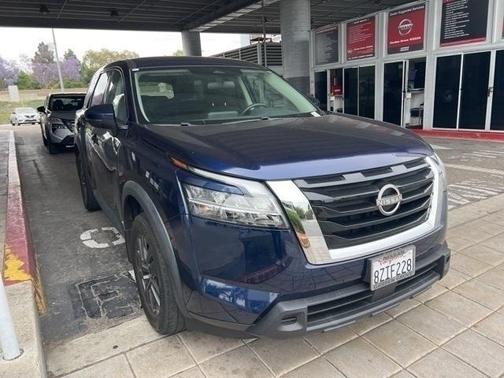 2022 Nissan Pathfinder S 2WD