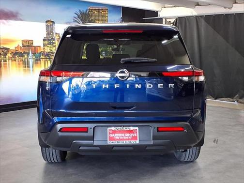 2022 Nissan Pathfinder S 2WD