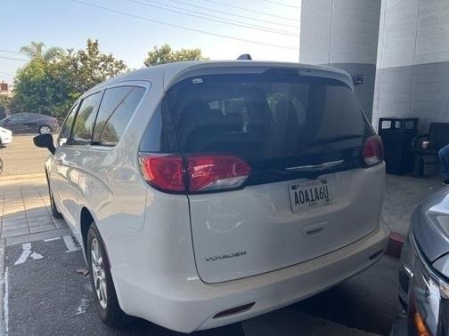 2023 Chrysler Voyager LX