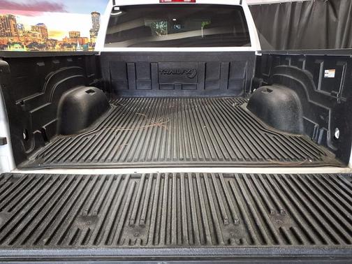 Bright White Clearcoat 2024 RAM 1500 Classic SLT