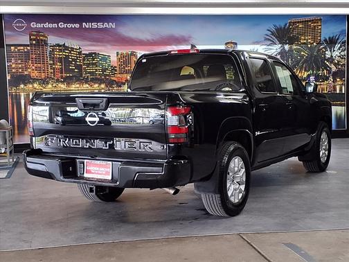 2023 Nissan Frontier SV