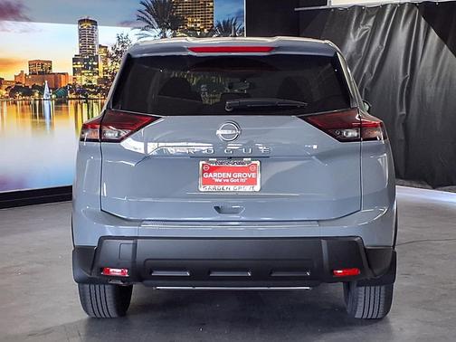 Boulder Gray Pearl 2026 Nissan Rogue SV