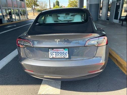 Midnight Silver Metallic 2023 Tesla Model 3 Standard Range