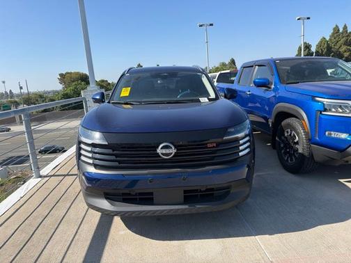 Deep Blue Pearl 2025 Nissan Kicks SR