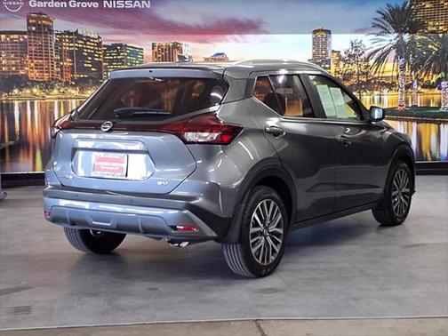 2021 Nissan Kicks SV