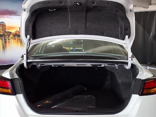 2025 Nissan Altima SR FWD