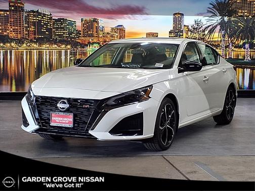 2025 Nissan Altima SR FWD