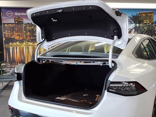 Aspen White Tricoat 2026 Nissan Sentra SR